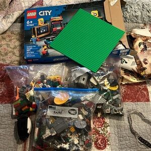 Mixed lot of Lego sets city castle people